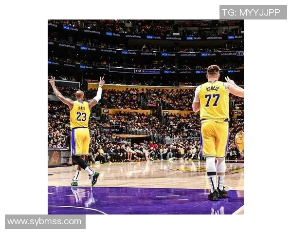 湖人队东契奇与里夫斯联手爆发，攻防两端全面压制鹈鹕队